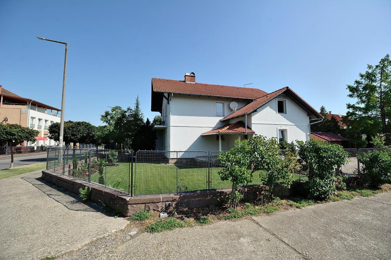 Best Apartman Lelle Balatonlelle Exterior photo