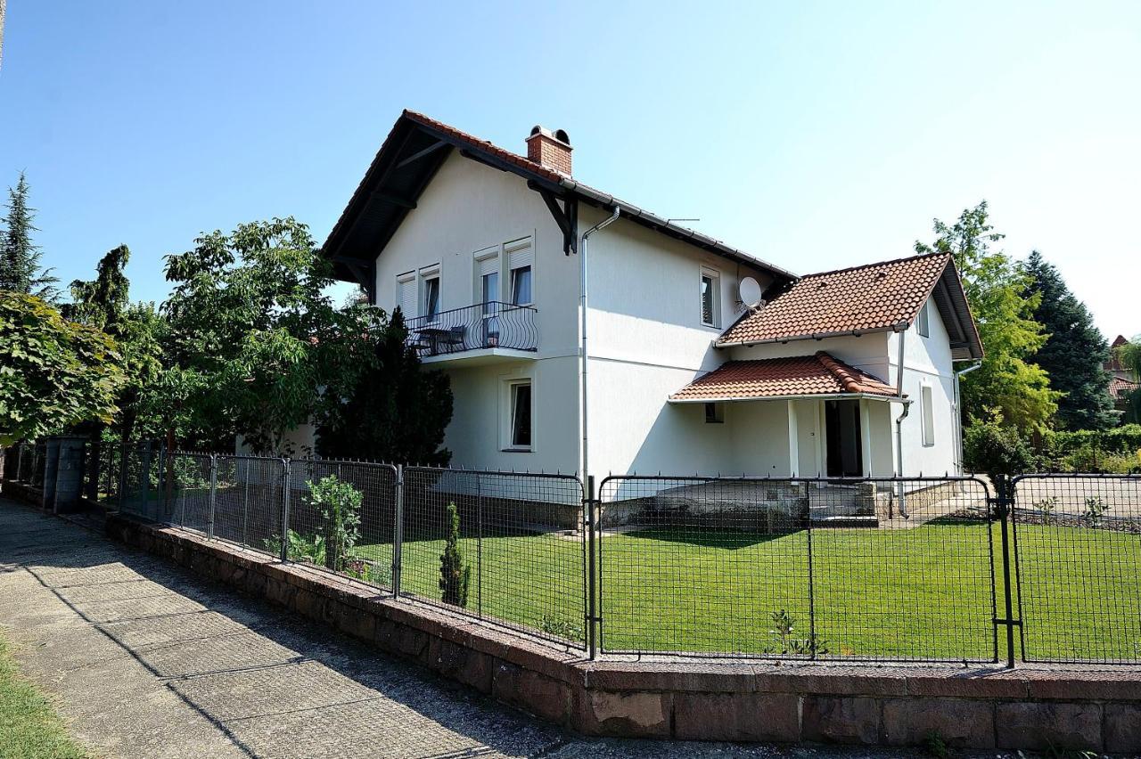Best Apartman Lelle Balatonlelle Exterior photo